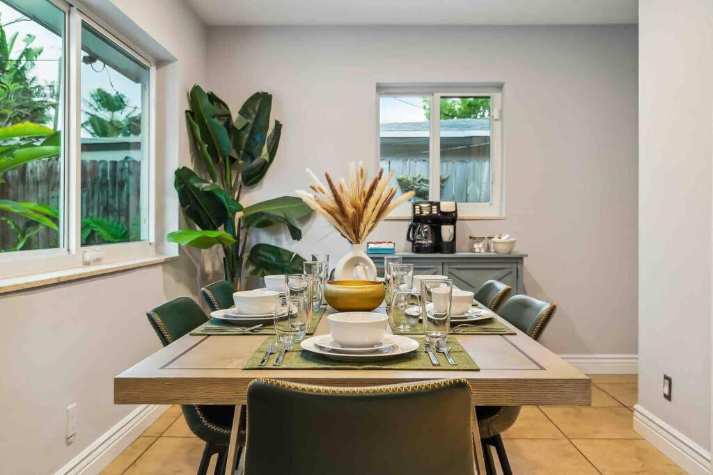 Private Oasis With Pool Near Beaches, Dining & Las Olas Fort Lauderdale Exterior photo